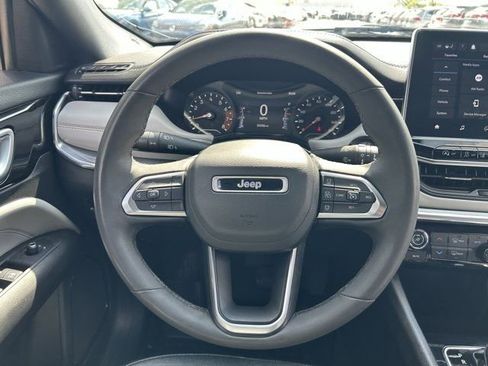 Used 2023 Jeep Compass Limited AWD/4WD image 10