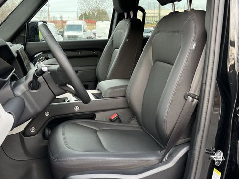 Used 2025 Land Rover Defender 110 S image 11