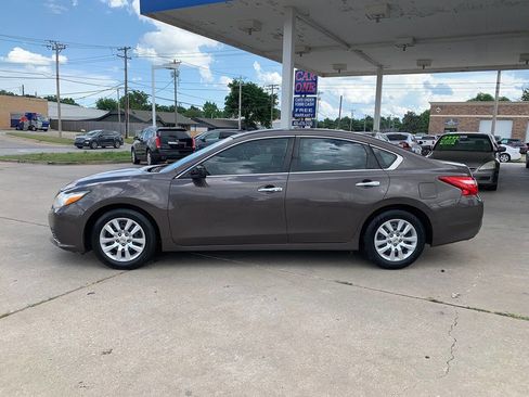 Used 2017 Nissan Altima 2.5 S w/ Power Driver Seat Package FWD image 4