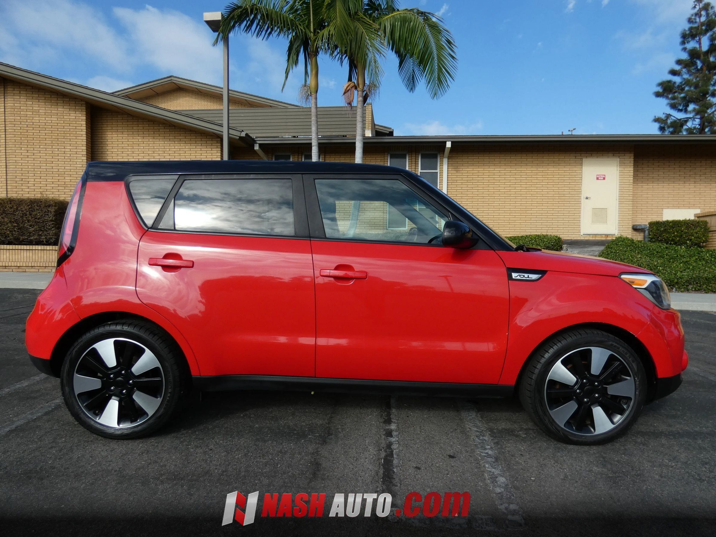 Used 2018 Kia Soul + FWD image 6