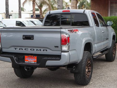 Used 2020 Toyota Tacoma TRD Sport AWD/4WD image 10