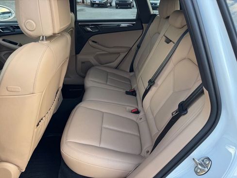 Used 2024 Porsche Macan S image 10