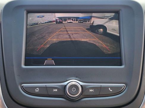 Used 2021 Chevrolet Equinox LS w/ LS Convenience Package FWD image 29