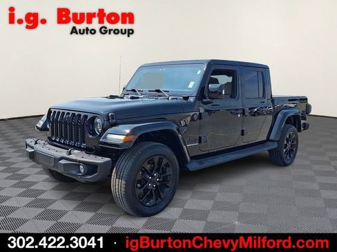 Used 2023 Jeep Gladiator Overland AWD/4WD image 3