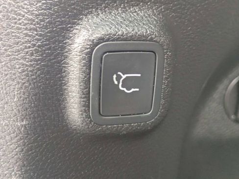 Used 2019 Jeep Cherokee Limited AWD/4WD image 13