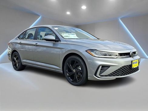 New 2026 Volkswagen Jetta SE image 2