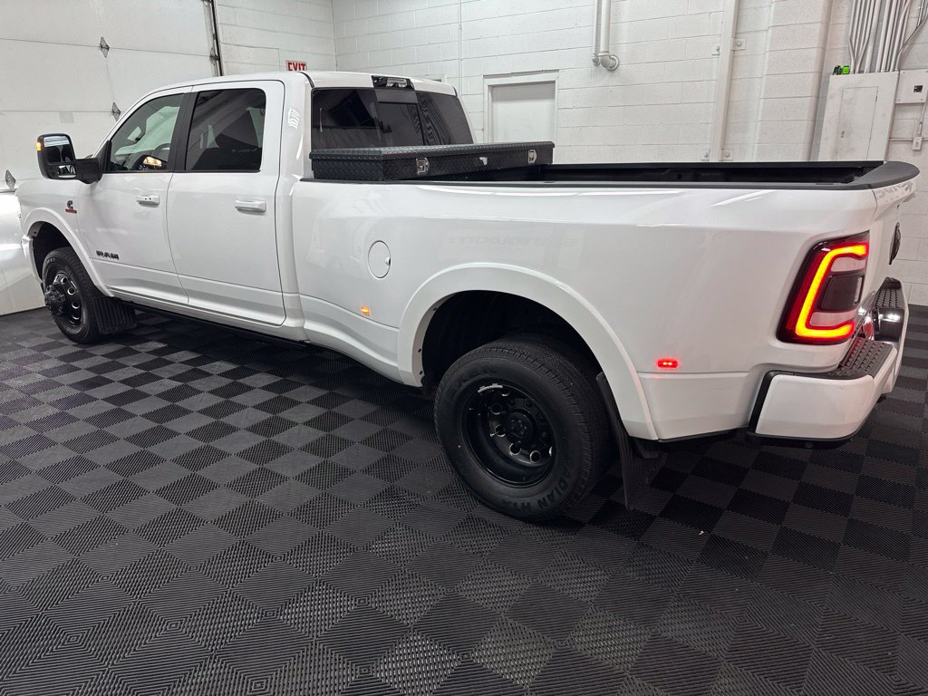 Used 2024 RAM 3500 Limited w/ Night Edition AWD/4WD image 6