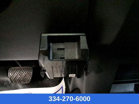 Used 2017 Nissan Titan S image 11