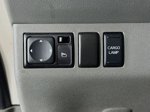 Used 2013 Nissan Frontier SV image 16