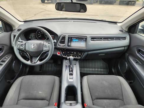 Used 2019 Honda HR-V EX image 3