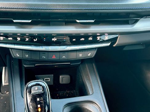 Used 2024 Cadillac XT4 Sport image 16