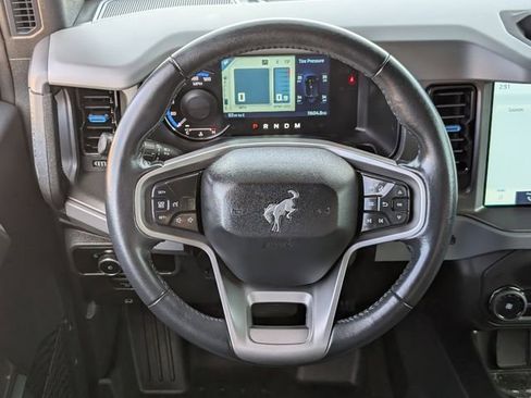 Used 2024 Ford Bronco Black Diamond image 12