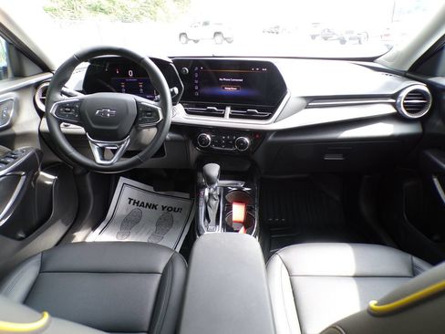 Used 2025 Chevrolet Trax ACTIV w/ Driver Confidence Package FWD image 19