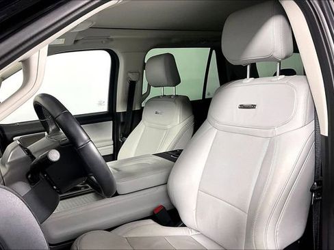 Used 2025 Ford Expedition Platinum w/ Driver's Package AWD/4WD image 25