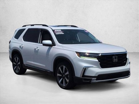 Used 2023 Honda Pilot Elite image 2