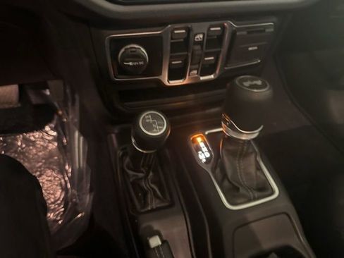 Used 2025 Jeep Wrangler Sahara w/ Technology Group image 41