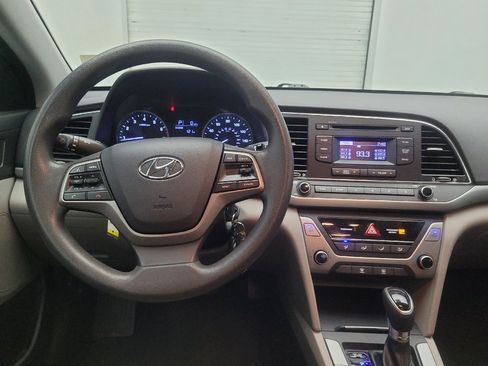 Used 2018 Hyundai Elantra SE FWD image 22