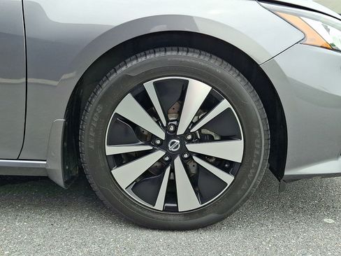 Certified 2022 Nissan Altima 2.5 SV FWD image 9
