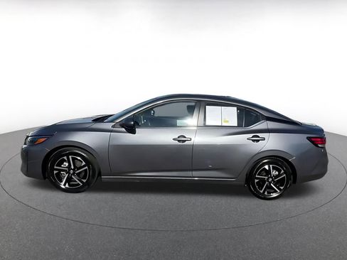 Used 2025 Nissan Sentra SV image 8