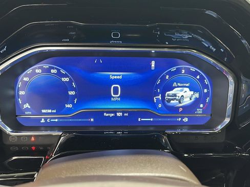 Used 2023 Chevrolet Silverado 1500 LT Trail Boss w/ Convenience Package II image 11