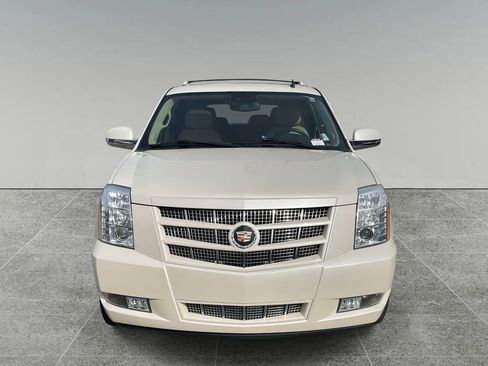 Used 2014 Cadillac Escalade Premium image 8
