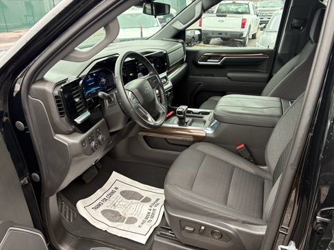 Used 2023 Chevrolet Silverado 1500 LT Trail Boss image 11