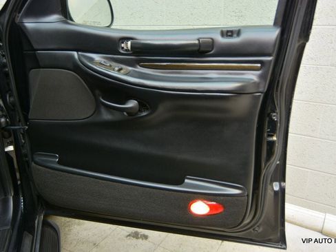 Used 2002 Lincoln Blackwood image 10