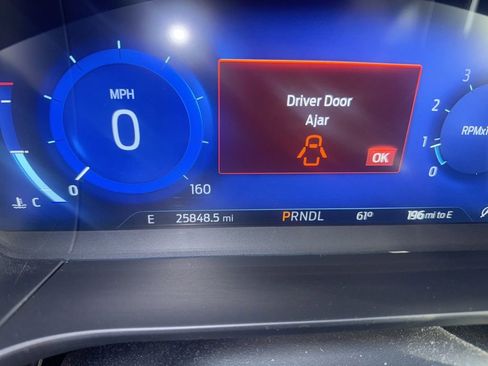 Used 2021 Ford Escape Titanium w/ Titanium Elite Package image 5