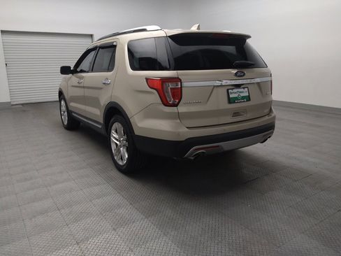 Used 2017 Ford Explorer Limited w/ Equipment Group 301A FWD image 5