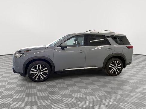 Certified 2025 Nissan Pathfinder Platinum w/ Cargo Package AWD/4WD image 7
