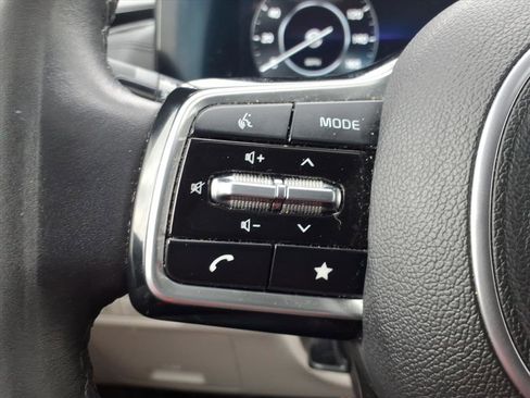 Used 2024 Kia Carnival SX Prestige image 20