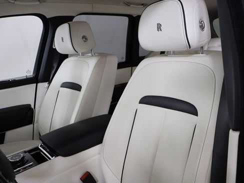 Used 2023 Rolls-Royce Cullinan w/ Technology Package AWD/4WD image 13