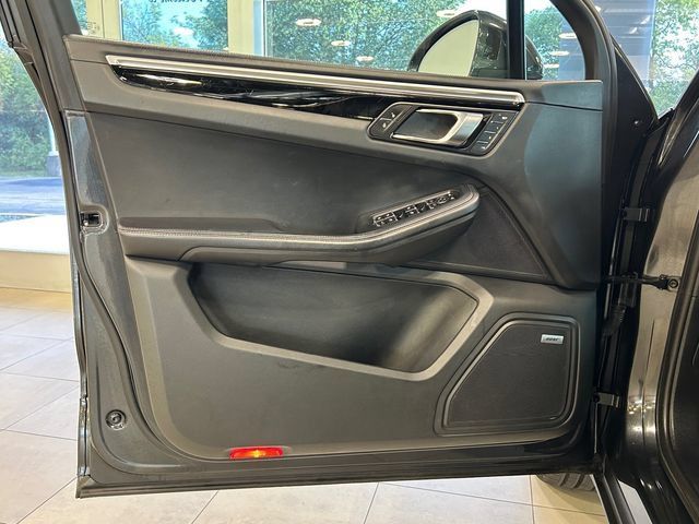 Used 2018 Porsche Macan S AWD/4WD image 15