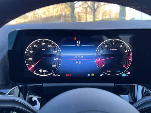 Certified 2025 Mercedes-Benz GLA 250 image 21