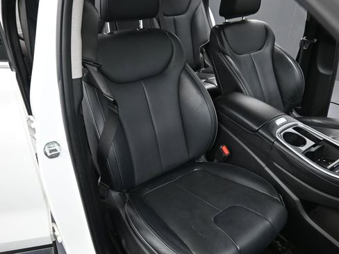 Used 2023 Hyundai Santa Fe Limited image 13