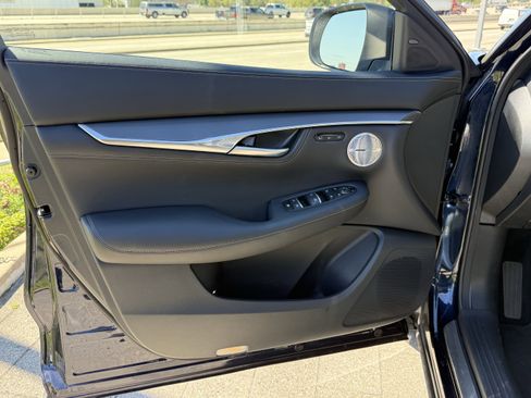 Certified 2025 INFINITI QX55 Essential image 10