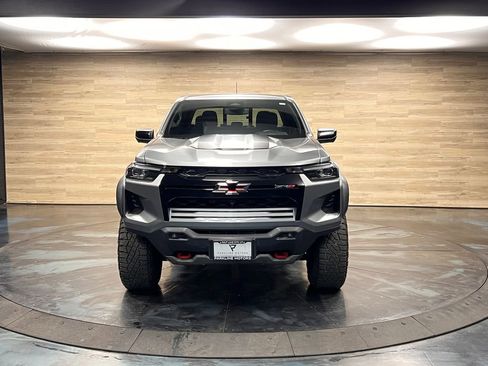 Used 2024 Chevrolet Colorado ZR2 w/ Technology Package AWD/4WD image 9