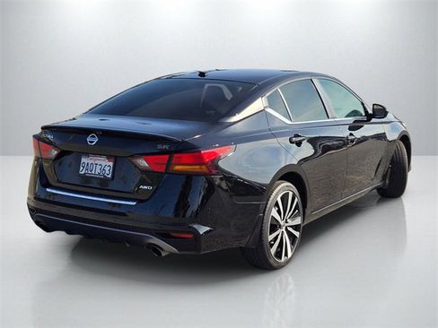Used 2022 Nissan Altima 2.5 SR image 4