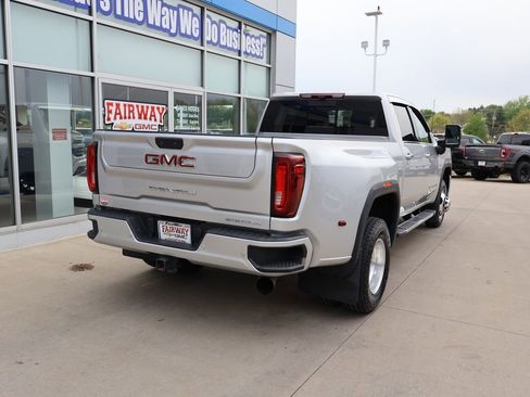 Used 2022 GMC Sierra 3500 Denali AWD/4WD image 3
