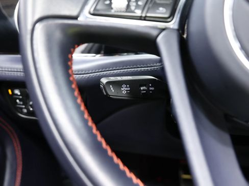 Used 2019 Bentley Bentayga AWD/4WD image 29