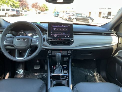 Used 2023 Jeep Compass Limited AWD/4WD image 15