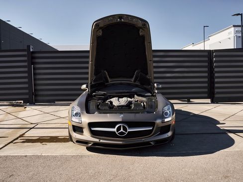 Used 2012 Mercedes-Benz SLS AMG Coupe image 21