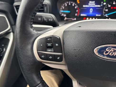 Used 2022 Ford Explorer XLT w/ Equipment Group 202A image 24