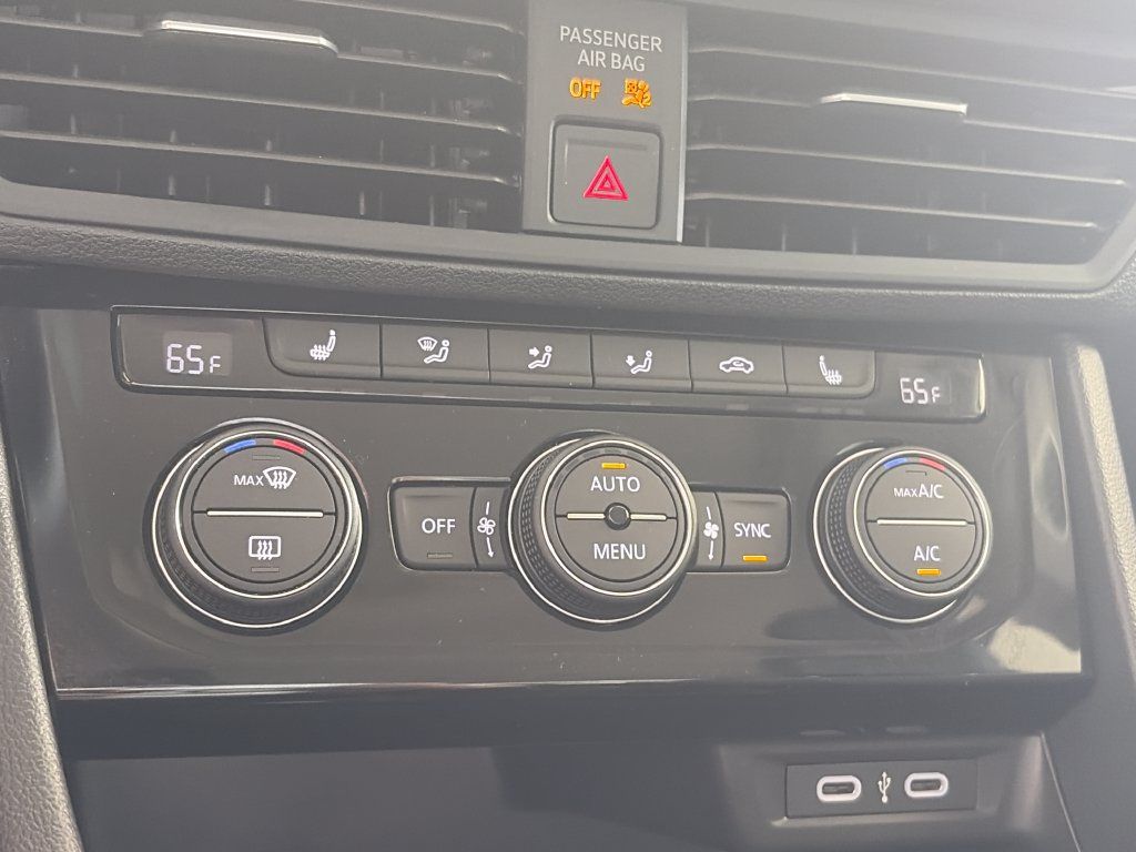 Certified 2024 Volkswagen Jetta SE FWD image 23