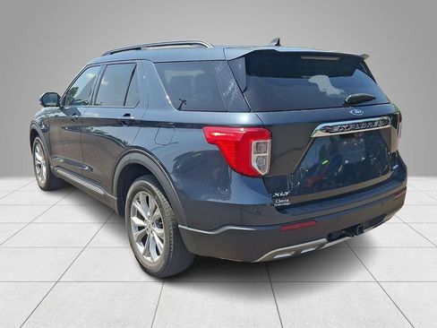 Used 2023 Ford Explorer XLT w/ Equipment Group 202A AWD/4WD image 7
