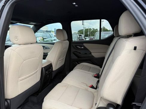 Used 2023 Chevrolet Traverse LS FWD image 14