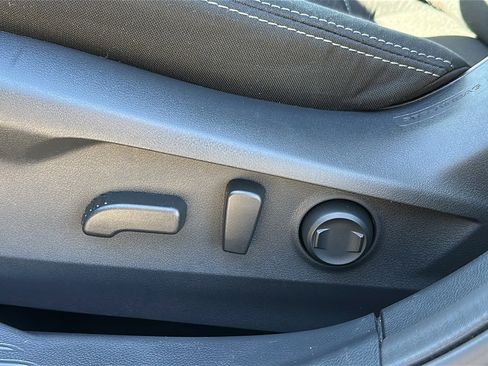 Used 2023 Subaru Outback Premium image 11