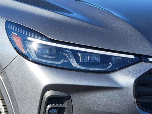 Certified 2025 Ford Escape ST-Line Elite w/ Premium Technology Package image 16