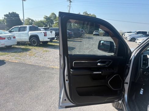 Used 2021 RAM 1500 Laramie AWD/4WD image 9