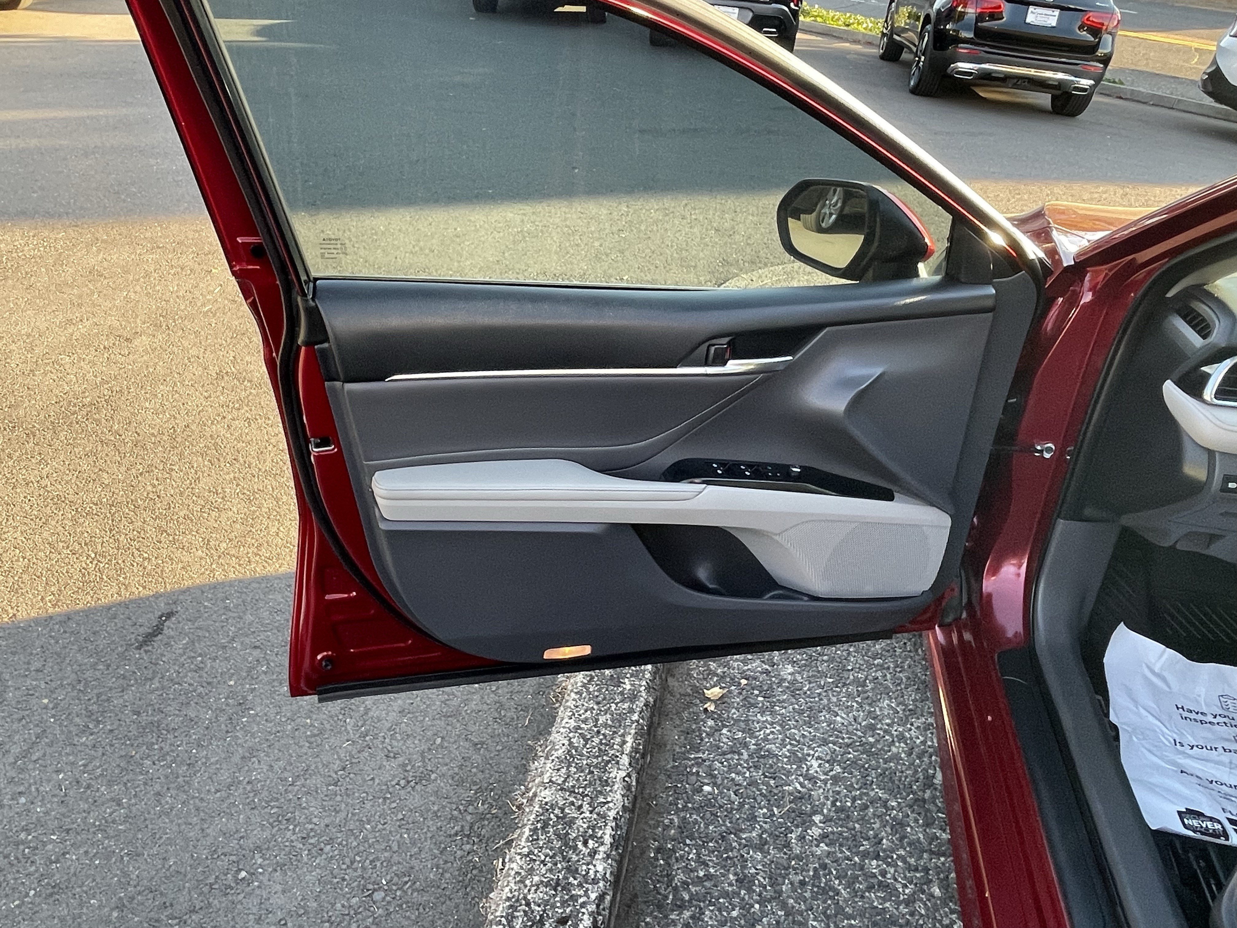 Used 2018 Toyota Camry XSE FWD image 15
